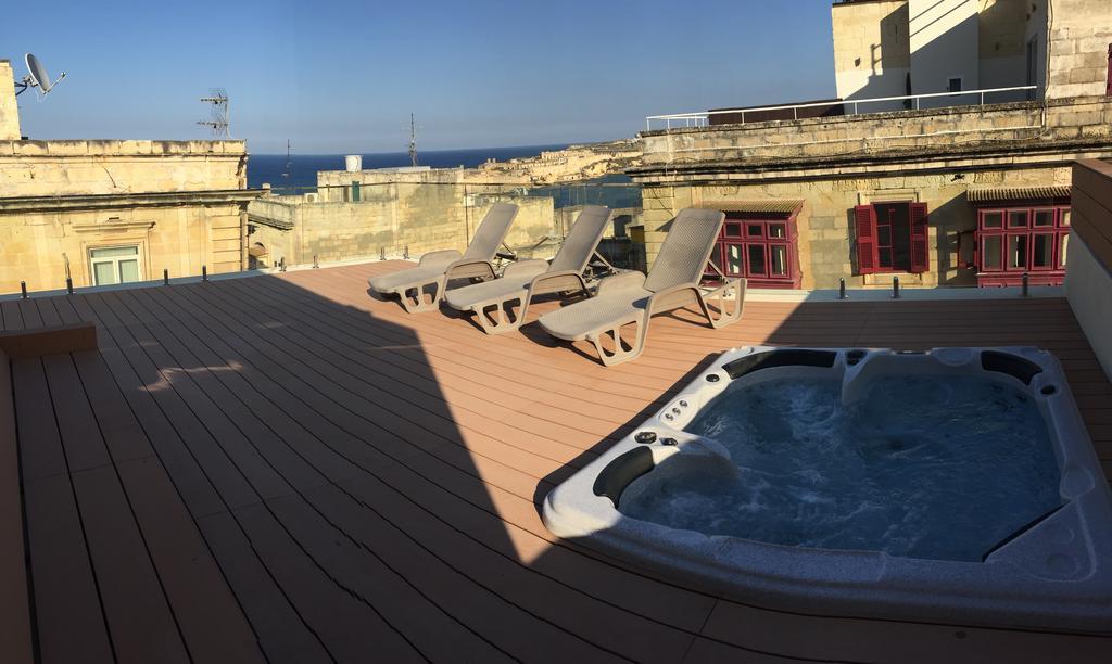 Valletta Luxe 3-Bedroom Duplex Penthouse With Sea View Terrace And Jacuzzi Kültér fotó